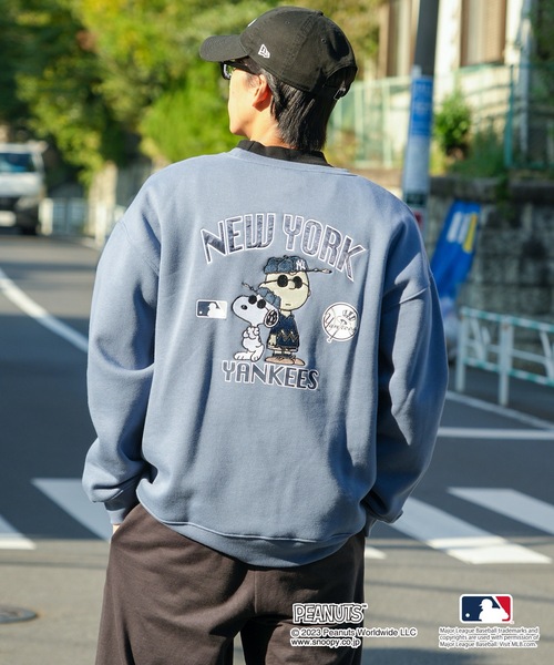 MLB(メジャーリーグベースボール)の「【MLB ×PEANUTS】コラボ 裏起毛 クルートレーナ- スウェット ドロップショルダー オーバーサイズ バックプリント(スウェット・メンズ・ブラック/オフホワイト/ブルー系その他/ホワイト/グレー系その他/杢グレー・LARGE/MEDIUM/X-LARGE)」の6枚目の写真