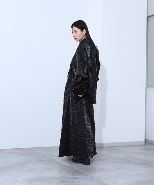 Ellno de Mavie(エルノデメヴィ)の「メタリックルーズシャツ/SET UP対応(シャツ/ブラウス・レディース・ブラック/シルバー・FREE)」の4枚目の写真