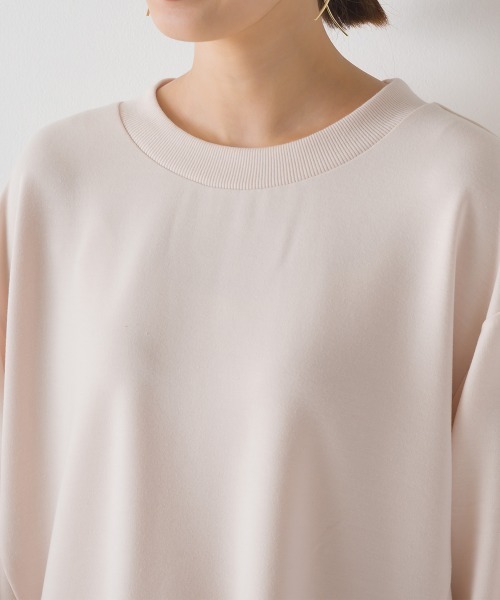 OMNES(オムネス)の「+3℃蓄熱ストレッチボリューム袖Aライン長袖Tシャツ(Tシャツ/カットソー・レディース・ブラック/グリーン/パープル/アイボリー/ブラウン・FREE)」の6枚目の写真
