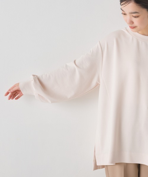 OMNES(オムネス)の「+3℃蓄熱ストレッチボリューム袖Aライン長袖Tシャツ(Tシャツ/カットソー・レディース・ブラック/グリーン/パープル/アイボリー/ブラウン・FREE)」の9枚目の写真