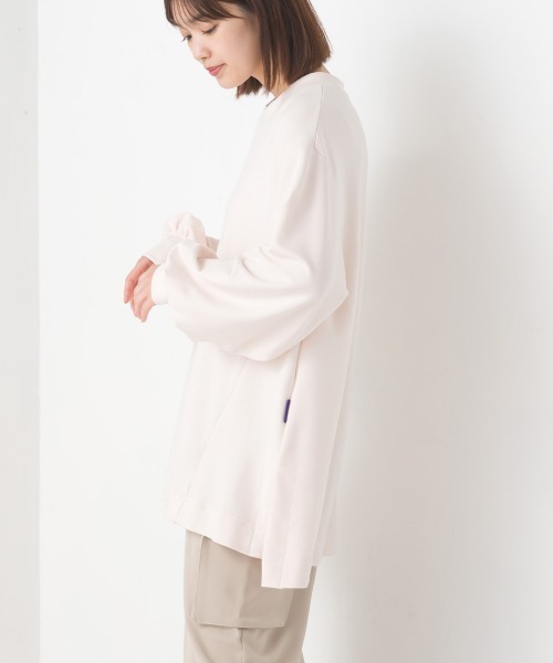 OMNES(オムネス)の「+3℃蓄熱ストレッチボリューム袖Aライン長袖Tシャツ(Tシャツ/カットソー・レディース・ブラック/グリーン/パープル/アイボリー/ブラウン・FREE)」の14枚目の写真