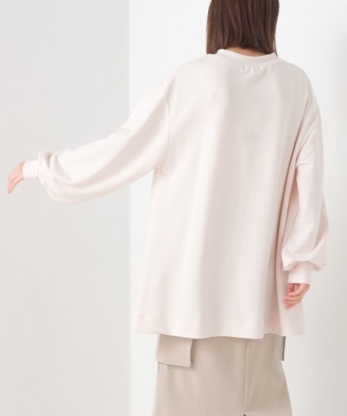 OMNES(オムネス)の「+3℃蓄熱ストレッチボリューム袖Aライン長袖Tシャツ(Tシャツ/カットソー・レディース・ブラック/グリーン/パープル/アイボリー/ブラウン・FREE)」の15枚目の写真