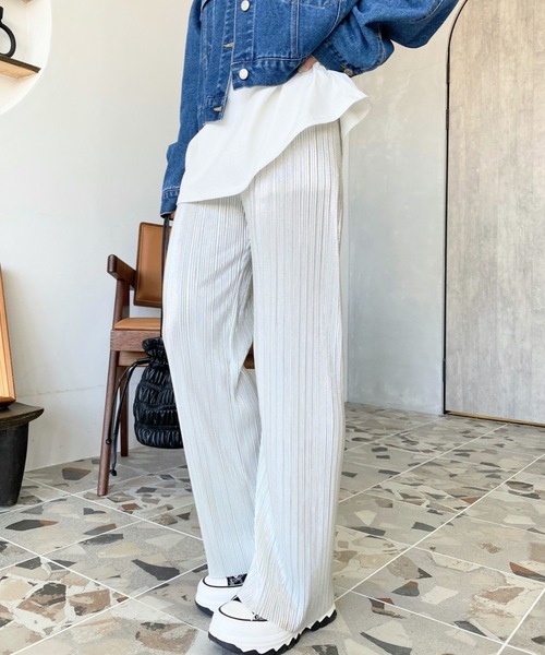 moment+（モーメントプラス）の「ラメカットプリーツパンツ（その他