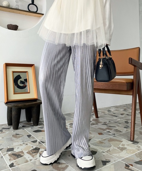 moment+（モーメントプラス）の「ラメカットプリーツパンツ（その他