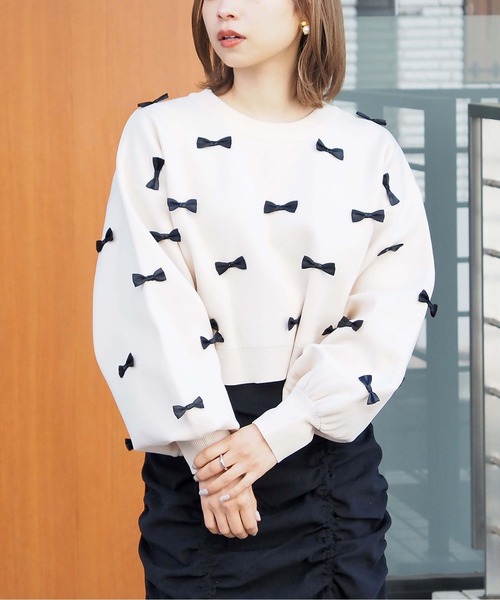 tiptop（ティップトップ）の「リボン付きショート丈ニット（ニット/セーター・レディース・チャコールグレー/ブラック/アイボリー・FREE）」の5枚目の写真