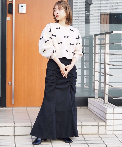 tiptop（ティップトップ）の「リボン付きショート丈ニット（ニット/セーター・レディース・チャコールグレー/ブラック/アイボリー・FREE）」の7枚目の写真