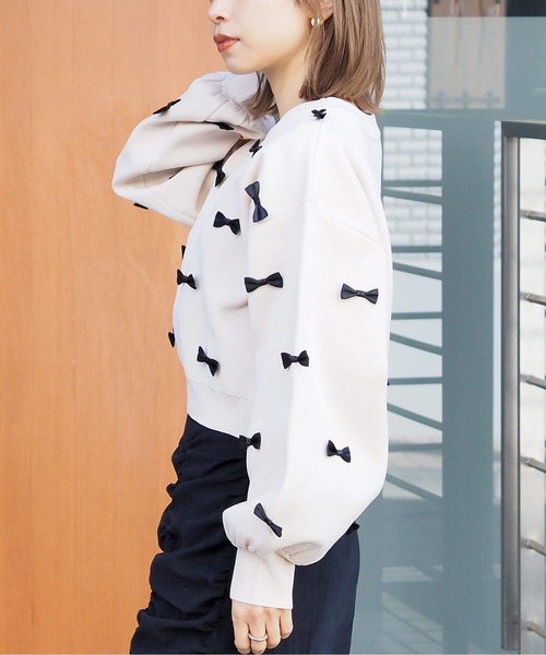 tiptop（ティップトップ）の「リボン付きショート丈ニット（ニット/セーター・レディース・チャコールグレー/ブラック/アイボリー・FREE）」の9枚目の写真