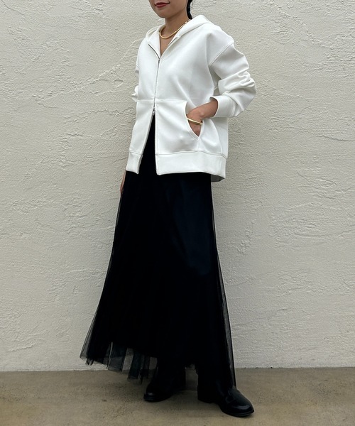 LOUNGEDRESS（ラウンジドレス）の「ポンチパーカー（パーカー・レディース・オフホワイト/グレー/ライトグレー・FREE）」の4枚目の写真