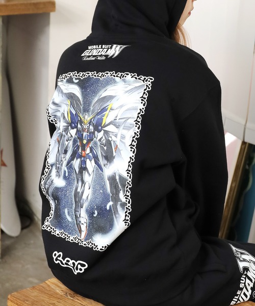 HUF X GUNDAM ハフ ガンダム コラボパーカー 裏起毛/ブラック HUF（ハフ）の「HUF/ハフ×GUNDAM/ガンダム HEAVY ARMS P/O