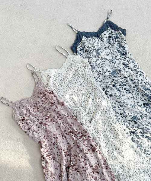 MAJESTIC LEGON（マジェスティックレゴン）の「フラワーレディキャミワンピ（ワンピース・レディース・ホワイト系その他2/ブルー系その他3/ピンク系その他2・MEDIUM）」の3枚目の写真