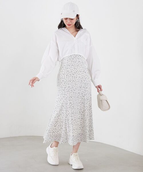 MAJESTIC LEGON（マジェスティックレゴン）の「フラワーレディキャミワンピ（ワンピース・レディース・ホワイト系その他2/ブルー系その他3/ピンク系その他2・MEDIUM）」の8枚目の写真