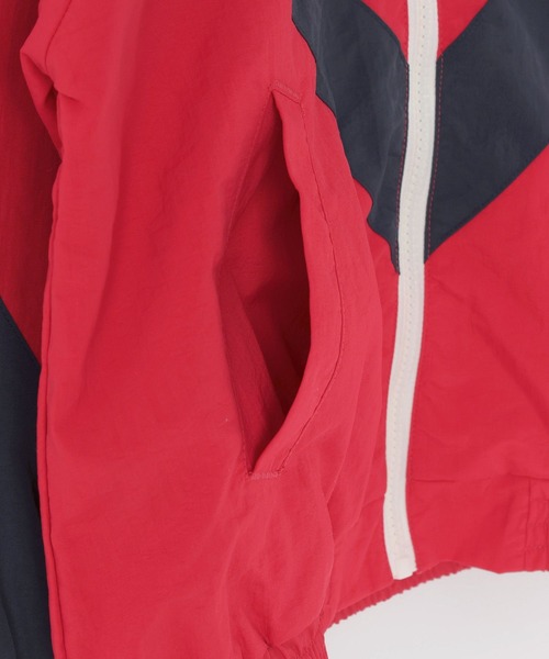 LOWRYS FARM(ローリーズファーム)の「ナイロンブルゾン 102287(ナイロンジャケット・キッズ・ネイビー/レッド・130cm/140cm/110cm/150cm/120cm)」の5枚目の写真