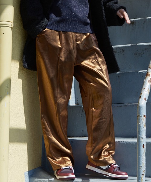 NOMINE（ノミネ）の「【セットアップ着用可】サテンパンツ（スラックス・レディース・ホワイト/シルバー/ブラック/ダークグリーン/ブロンズ・S/M）」の5枚目の写真