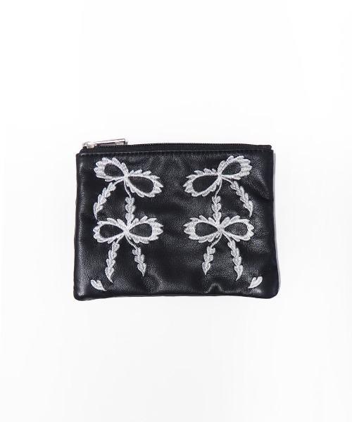 Casselini(キャセリーニ)の「Casselini(キャセリーニ)スカラップエンブロイダリーポーチ(ポーチ・レディース・ブラック/カーキ/ピンク/ブルー・FREE)」の9枚目の写真