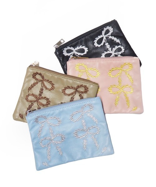 Casselini(キャセリーニ)の「Casselini(キャセリーニ)スカラップエンブロイダリーポーチ(ポーチ・レディース・ブラック/カーキ/ピンク/ブルー・FREE)」の8枚目の写真