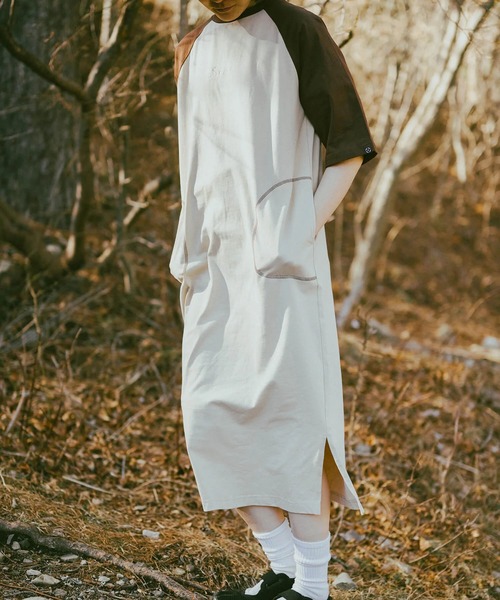 S'more(スモア)の「Bicolor T-shirt dress バイカラーワンピース (SS)(ワンピース・レディース・ブラウン/ベージュ・LARGE/MEDIUM/SMALL)」の2枚目の写真