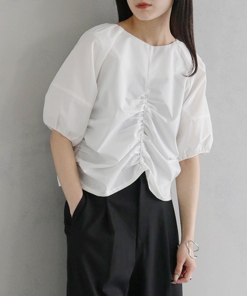 cheriella(シェリエラ)の「【cheriella】ボリュームスリーブギャザーブラウス VOLUME SLEEVE GATHER BLOUSE(シャツ/ブラウス・レディース・チャコールグレー/ブラック/ホワイト・M)」の2枚目の写真