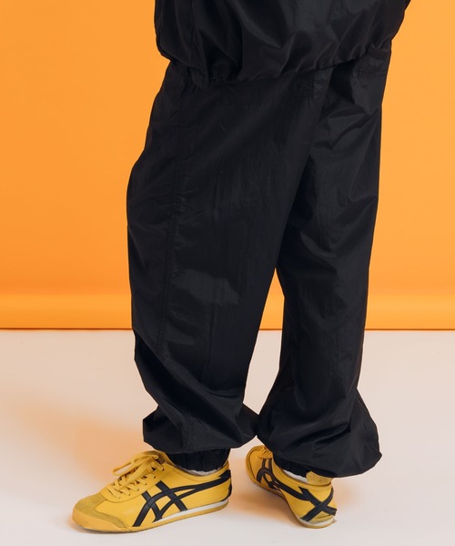 MUHET(ミュエータ)の「ナイロンパンツ(その他パンツ・レディース・グレー/ブラック・MEDIUM/X-LARGE/SMALL)」の9枚目の写真