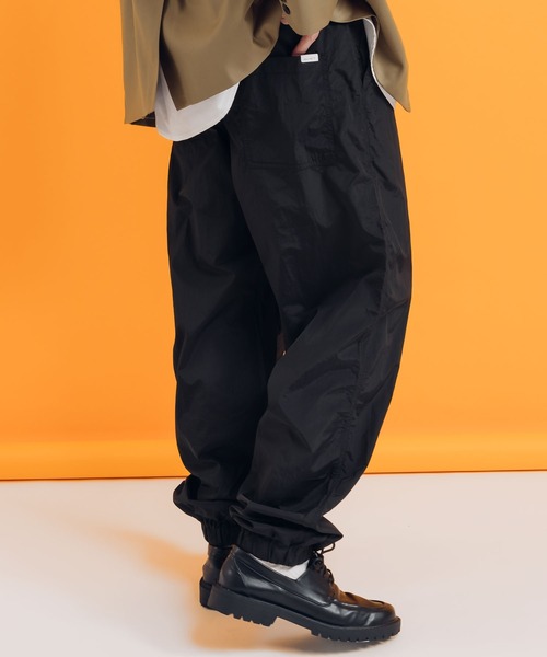 MUHET(ミュエータ)の「ナイロンパンツ(その他パンツ・レディース・グレー/ブラック・MEDIUM/X-LARGE/SMALL)」の14枚目の写真