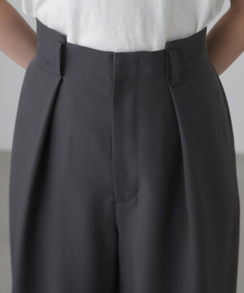 FREE'S MART（フリーズマート）の「◆[セットアップ対応]タックセミワイドパンツ（スラックス・レディース・ブラック/ベージュ・SMALL/MEDIUM）」の8枚目の写真