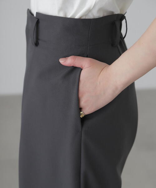 FREE'S MART（フリーズマート）の「◆[セットアップ対応]タックセミワイドパンツ（スラックス・レディース・ブラック/ベージュ・SMALL/MEDIUM）」の9枚目の写真