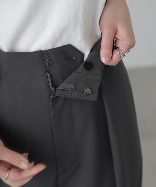 FREE'S MART（フリーズマート）の「◆[セットアップ対応]タックセミワイドパンツ（スラックス・レディース・ブラック/ベージュ・SMALL/MEDIUM）」の11枚目の写真