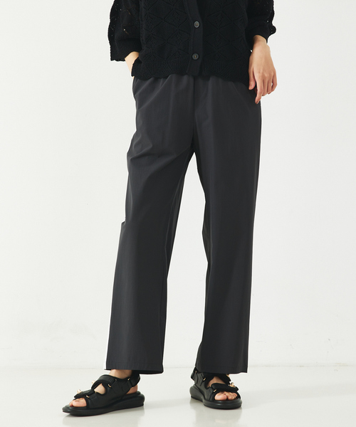 abahouse mavie(アバハウスマヴィ)の「ナイロンストレッチサイドライントラックパンツ(その他パンツ・レディース・ベージュ/チャコールグレー・フリー)」の10枚目の写真