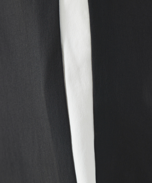 abahouse mavie(アバハウスマヴィ)の「ナイロンストレッチサイドライントラックパンツ(その他パンツ・レディース・ベージュ/チャコールグレー・フリー)」の11枚目の写真