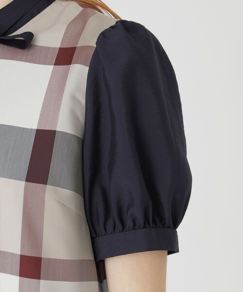 BLUE LABEL CRESTBRIDGE（ブルーレーベルクレストブリッジ）の  