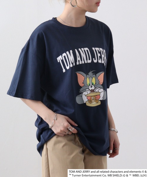 Tom＆Jerry（トムアンドジェリー）の「トムとジェリー柄Tシャツ（Tシャツ/カットソー・メンズ・ベージュ系2/ベージュ系/ベージュ系1/ホワイト系その他2/ホワイト系その他3/グレー系その他/オフホワイト/チャコールグレー/ネイビー系/グレー系その他2/チャコール/ネイビー/ベージュ/ホワイト系その他/グリーン/グリーン系・L/XL/M）」の16枚目の写真