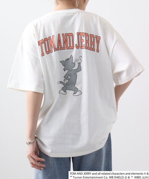 Tom＆Jerry（トムアンドジェリー）の「トムとジェリー柄Tシャツ（Tシャツ/カットソー・メンズ・ベージュ系2/ベージュ系/ベージュ系1/ホワイト系その他2/ホワイト系その他3/グレー系その他/オフホワイト/チャコールグレー/ネイビー系/グレー系その他2/チャコール/ネイビー/ベージュ/ホワイト系その他/グリーン/グリーン系・L/XL/M）」の3枚目の写真