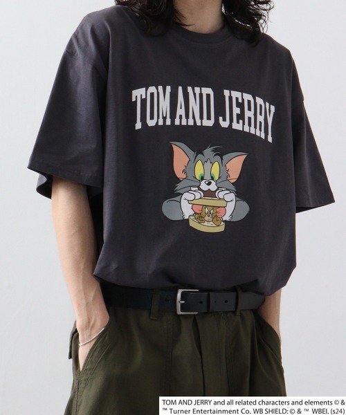 Tom＆Jerry（トムアンドジェリー）の「トムとジェリー柄Tシャツ（Tシャツ/カットソー・メンズ・ベージュ系2/ベージュ系/ベージュ系1/ホワイト系その他2/ホワイト系その他3/グレー系その他/オフホワイト/チャコールグレー/ネイビー系/グレー系その他2/チャコール/ネイビー/ベージュ/ホワイト系その他/グリーン/グリーン系・L/XL/M）」の7枚目の写真