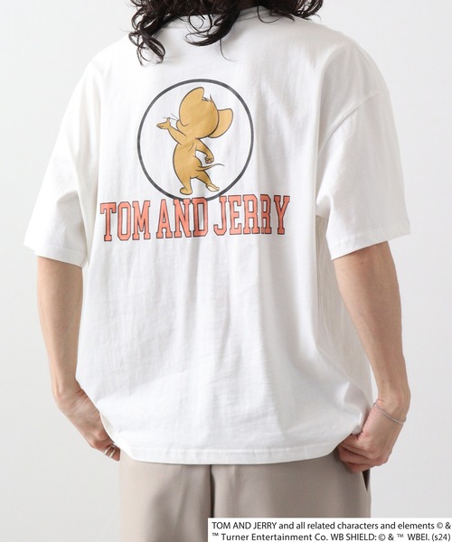 Tom＆Jerry（トムアンドジェリー）の「トムとジェリー柄Tシャツ（Tシャツ/カットソー・メンズ・ベージュ系2/ベージュ系/ベージュ系1/ホワイト系その他2/ホワイト系その他3/グレー系その他/オフホワイト/チャコールグレー/ネイビー系/グレー系その他2/チャコール/ネイビー/ベージュ/ホワイト系その他/グリーン/グリーン系・L/XL/M）」の2枚目の写真