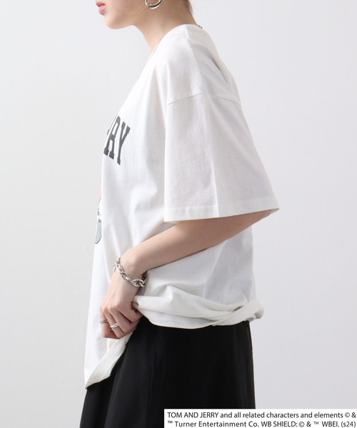 Tom＆Jerry（トムアンドジェリー）の「トムとジェリー柄Tシャツ（Tシャツ/カットソー・メンズ・ベージュ系2/ベージュ系/ベージュ系1/ホワイト系その他2/ホワイト系その他3/グレー系その他/オフホワイト/チャコールグレー/ネイビー系/グレー系その他2/チャコール/ネイビー/ベージュ/ホワイト系その他/グリーン/グリーン系・L/XL/M）」の21枚目の写真