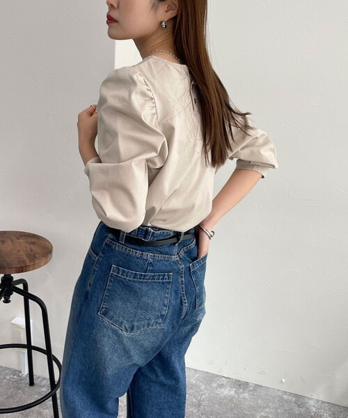 fredy emue（フレディエミュ）の「シルケット袖ボリュームプルオーバー（Tシャツ/カットソー・レディース・ブラック/グレイッシュベージュ/オフホワイト/グレイッシュブルー・38）」の9枚目の写真