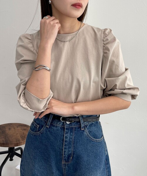 fredy emue（フレディエミュ）の「シルケット袖ボリュームプルオーバー（Tシャツ/カットソー・レディース・ブラック/グレイッシュベージュ/オフホワイト/グレイッシュブルー・38）」の10枚目の写真