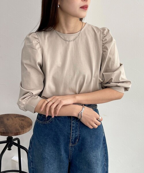 fredy emue（フレディエミュ）の「シルケット袖ボリュームプルオーバー（Tシャツ/カットソー・レディース・ブラック/グレイッシュベージュ/オフホワイト/グレイッシュブルー・38）」の11枚目の写真