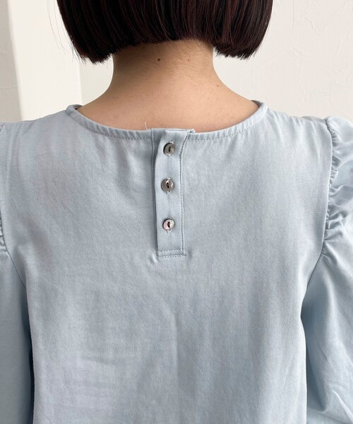 fredy emue（フレディエミュ）の「シルケット袖ボリュームプルオーバー（Tシャツ/カットソー・レディース・ブラック/グレイッシュベージュ/オフホワイト/グレイッシュブルー・38）」の6枚目の写真