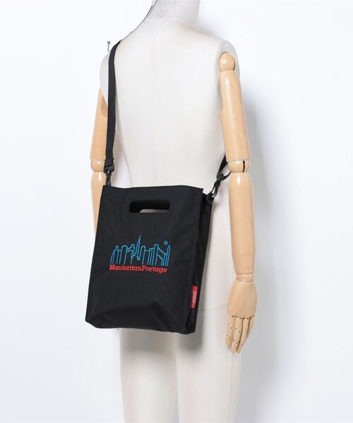 Manhattan Portage（マンハッタンポーテージ）の「Sounds Tote(SM) 3D Embroidery Neon（トートバッグ・メンズ・ブラック・X-SMALL）」の15枚目の写真