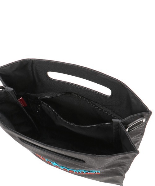 Manhattan Portage（マンハッタンポーテージ）の「Sounds Tote(SM) 3D Embroidery Neon（トートバッグ・メンズ・ブラック・X-SMALL）」の7枚目の写真