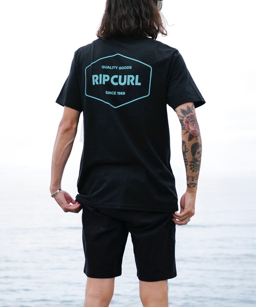 rip curl(リップカール)の「【RIPCURL(リップカール)】M STAPLER TEE/スタンダードフィットブランドロゴプリントコットン100%半袖Tシャツ(Tシャツ/カットソー・メンズ・ブラック/ホワイト・MEDIUM/LARGE)」の17枚目の写真