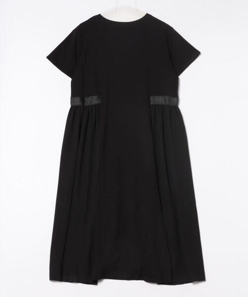 BELLUNA PLUS(ベルーナ)の「サイドシフォン使いギャザー切替ワンピース(ワンピース・レディース・ブラック・X-LARGE/LARGE/MEDIUM)」の8枚目の写真