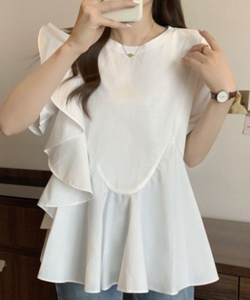 deux amour(ドゥーザムール)の「カシュクールフリルアシメデザインTシャツ(Tシャツ/カットソー・レディース・ブラック/ホワイト・FREE)」の3枚目の写真