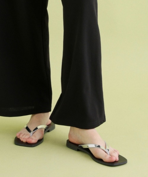 NICOLAS LAINAS（ニコラスライナス）の「【NICOLAS LAINAS】トングサンダル（サンダル・レディース・ブラック/その他1・LARGE/MEDIUM/SMALL）」の2枚目の写真