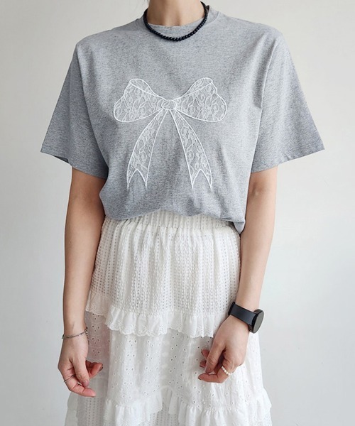 Doux Belle(ドゥーベル)の「ビックリボン刺繍Tシャツ(Tシャツ/カットソー・レディース・ホワイト/ブラック/グレー・FREE)」の3枚目の写真