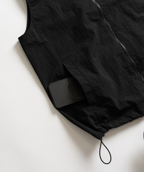 WISH FOR EVER(ウィッシュフォーエバー)の「2WAY NYLON VEST PACKABLE/2wayナイロンベストパッカブル(ベスト・メンズ・ブラック/ネイビー/チャコール・LARGE/MEDIUM)」の16枚目の写真