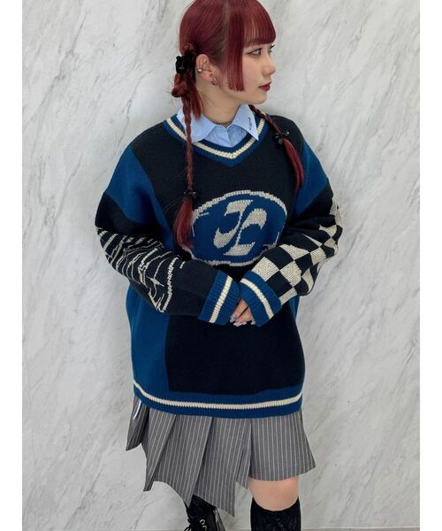 jouetie（ジュエティ）の「ラインロゴジャガードVネックニット（ニット/セーター・レディース・グレー/ブラック/グリーン・MEDIUM）」の6枚目の写真