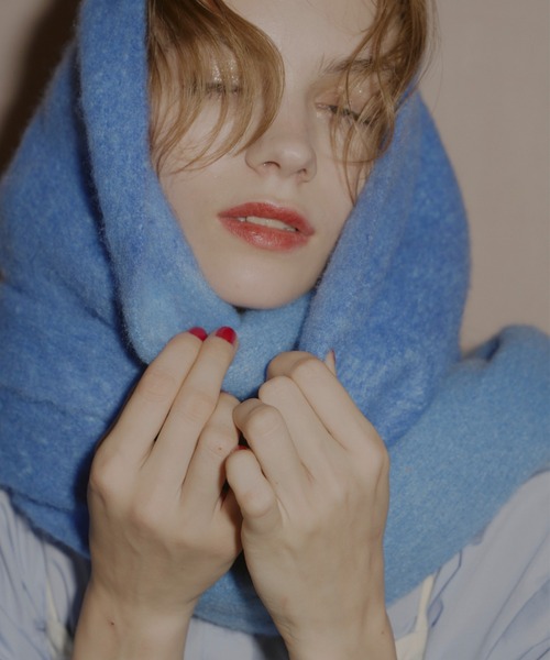 idem（イデム）の「【 新色追加 / 4色展開 】バイカラーボリュームフリンジマフラー / bi-color mohair muffler（マフラー・レディース・レッド/グレー/ブルー/イエロー・FREE）」の12枚目の写真