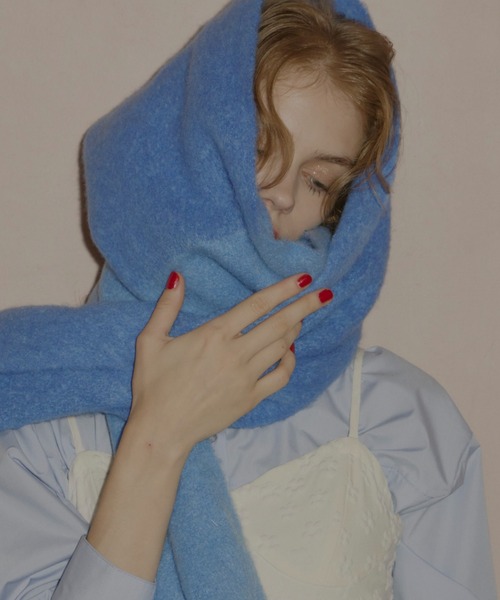 idem（イデム）の「【 新色追加 / 4色展開 】バイカラーボリュームフリンジマフラー / bi-color mohair muffler（マフラー・レディース・レッド/グレー/ブルー/イエロー・FREE）」の5枚目の写真