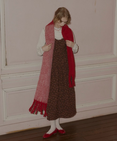 idem（イデム）の「【 新色追加 / 4色展開 】バイカラーボリュームフリンジマフラー / bi-color mohair muffler（マフラー・レディース・レッド/グレー/ブルー/イエロー・FREE）」の7枚目の写真